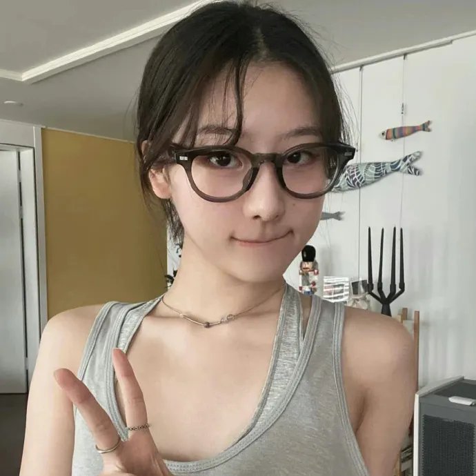 桃花含露又春风